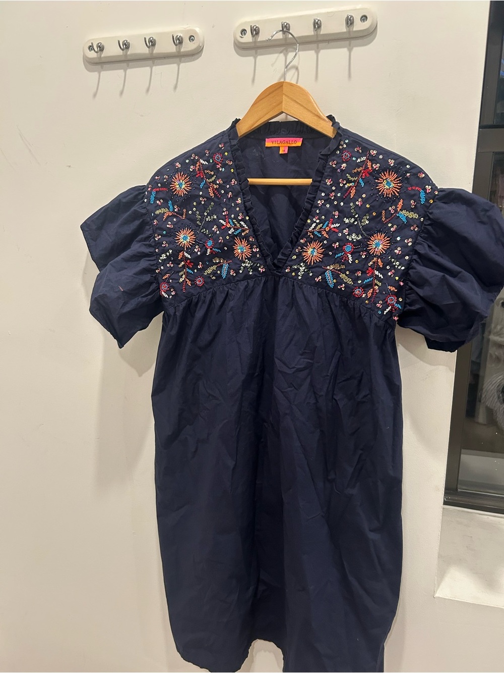 Vilagallo Navy Embroidered Puff-Sleeve Tunic